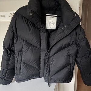 Aritzia Cloud Puff Jacket